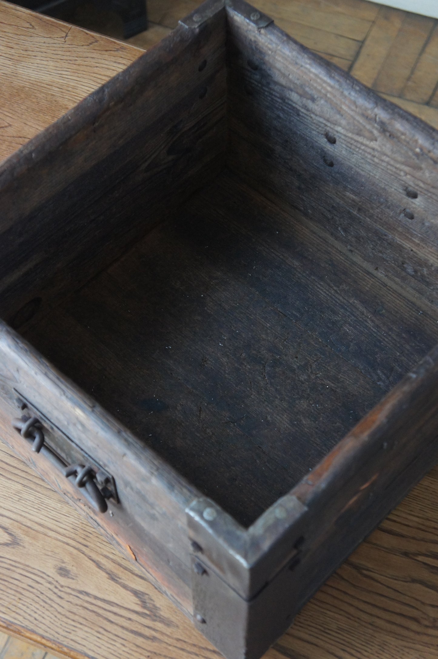 Wooden box [D]