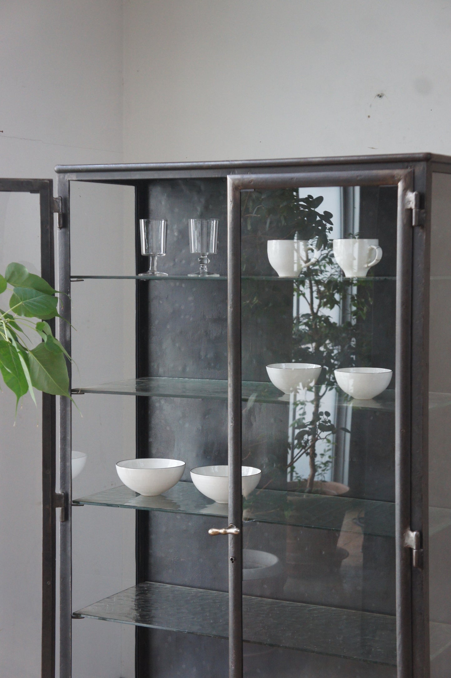 Metal glass cabinet 85