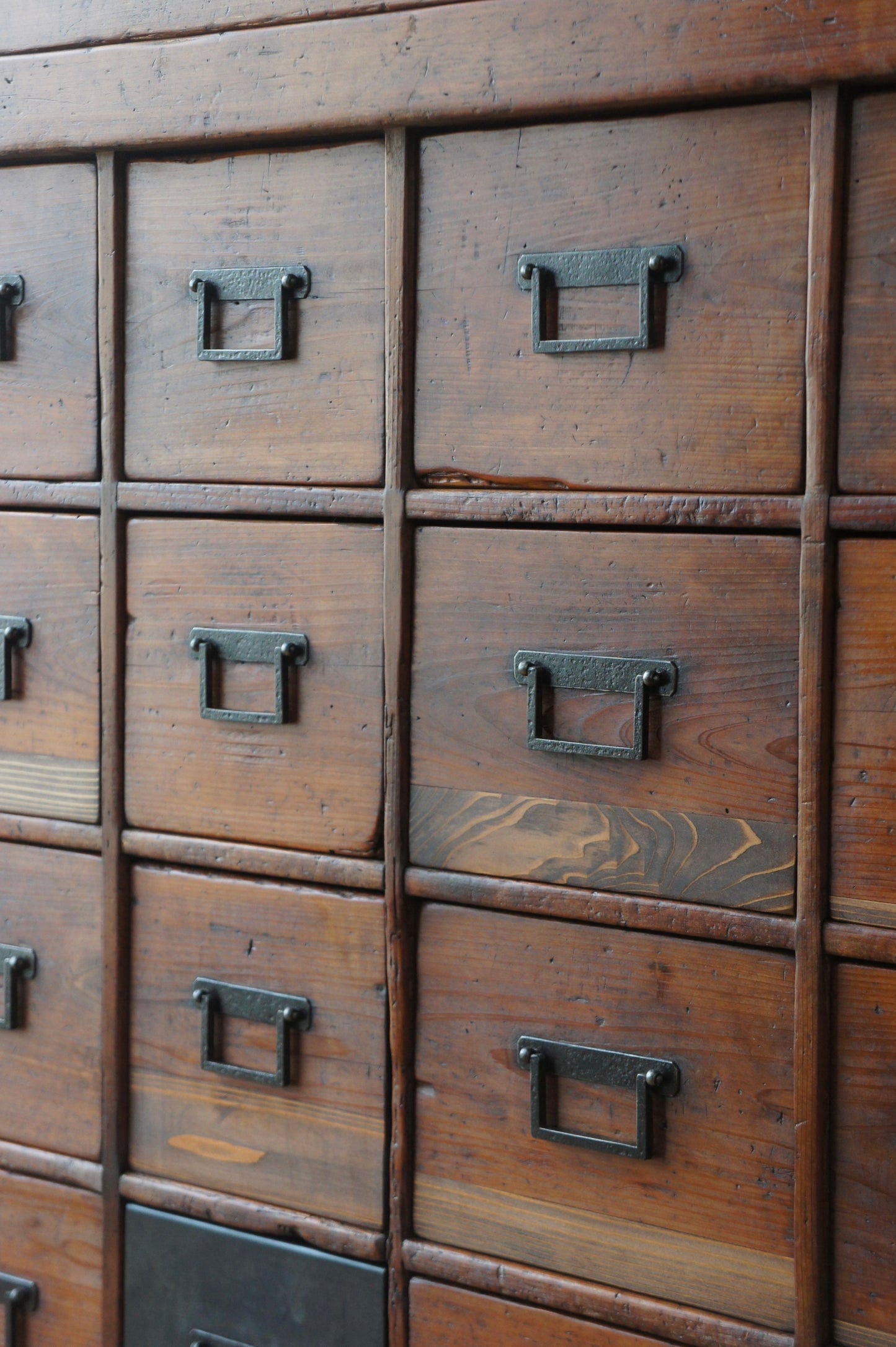 Pharmacy cabinet