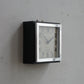 BRILLIÉ Wall clock / carré noir