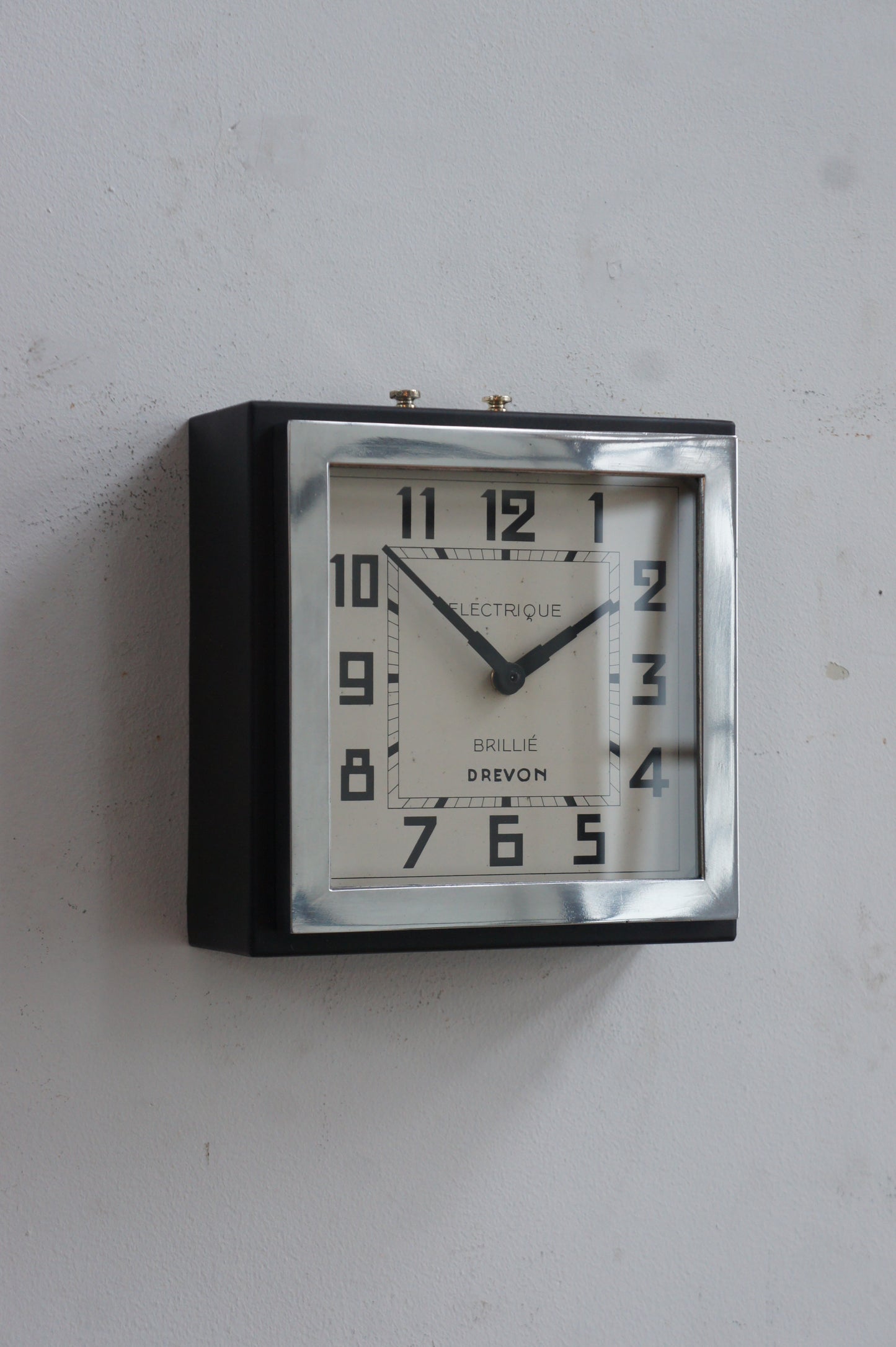 BRILLIÉ Wall clock / carré noir