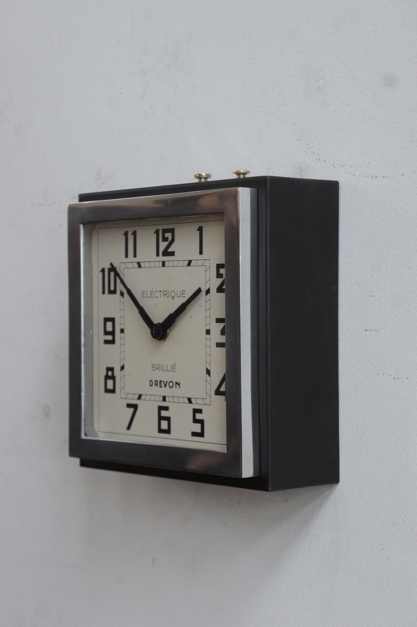 BRILLIÉ Wall clock / carré noir