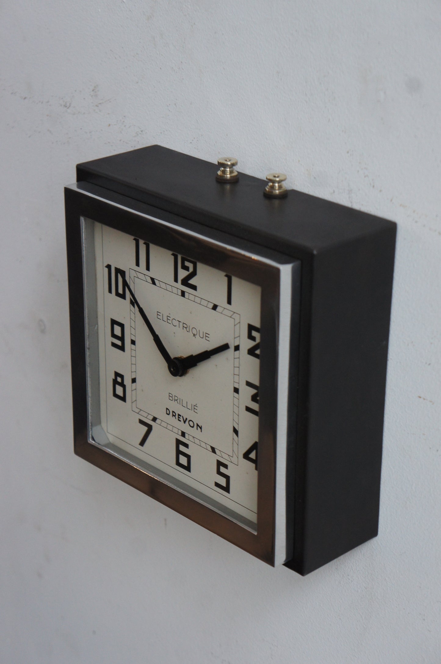 BRILLIÉ Wall clock / carré noir