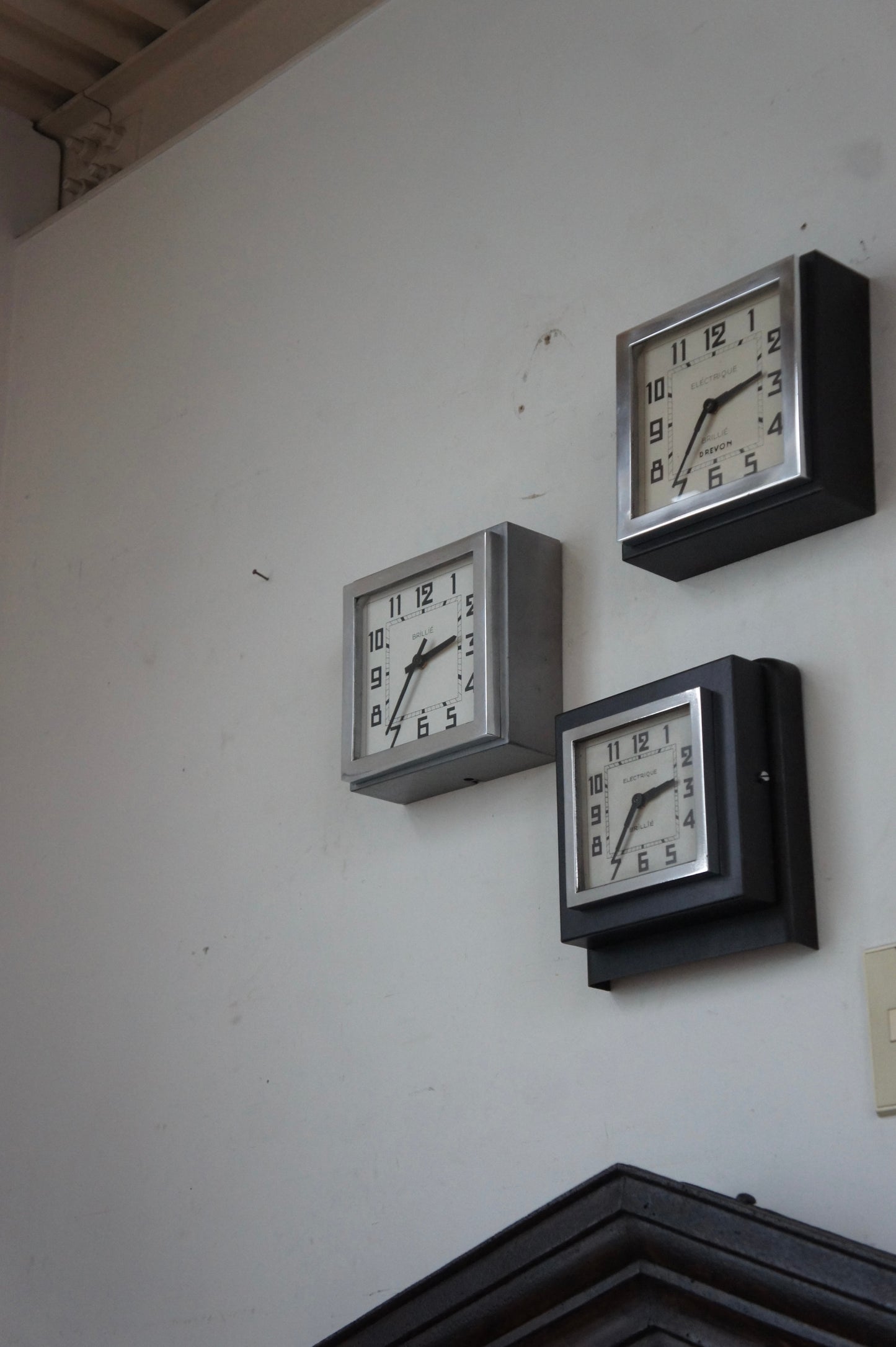 BRILLIÉ Wall clock / étages
