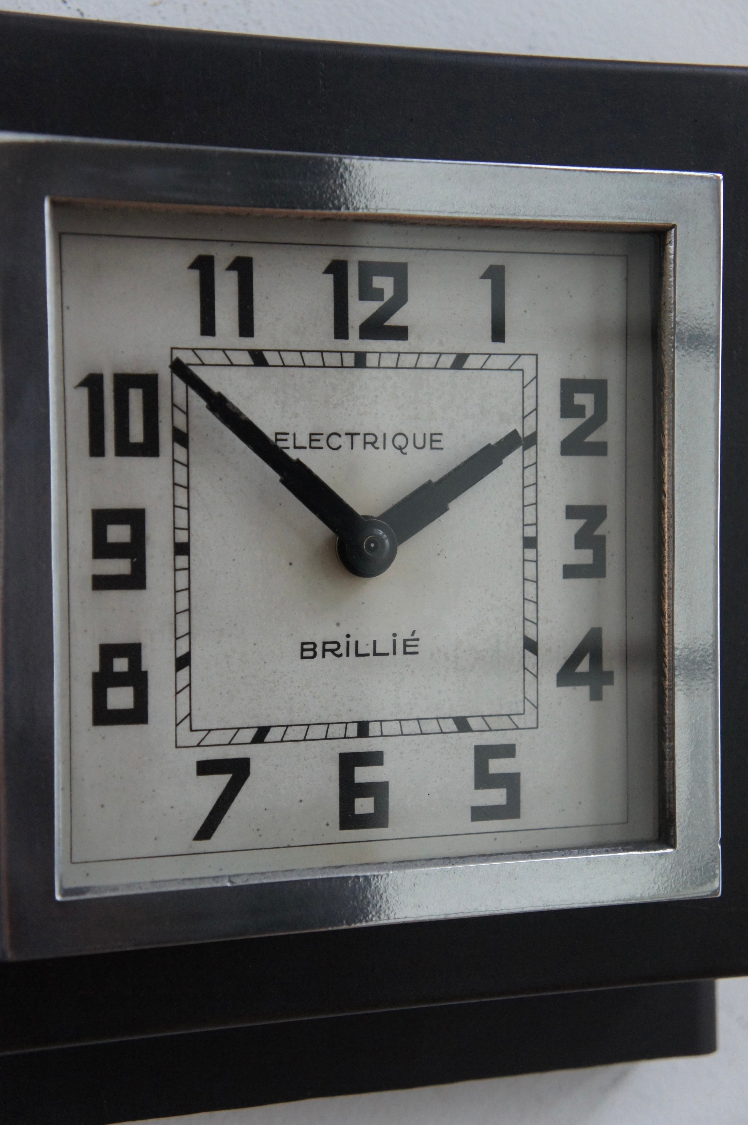 BRILLIÉ Wall clock / étages – fertravail BRILLIÉ Wall clock / étages – fertravail