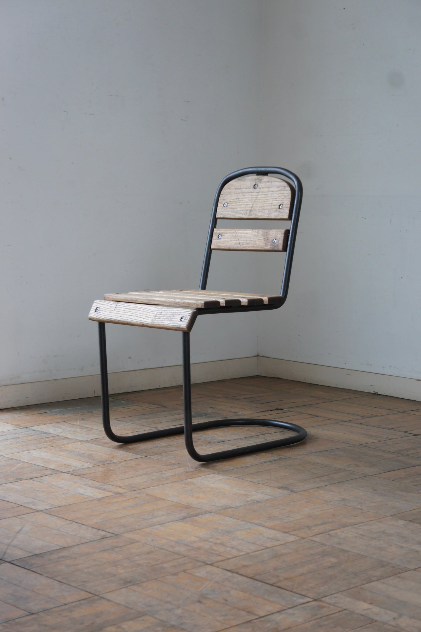 Cantilever Garden chair [B]