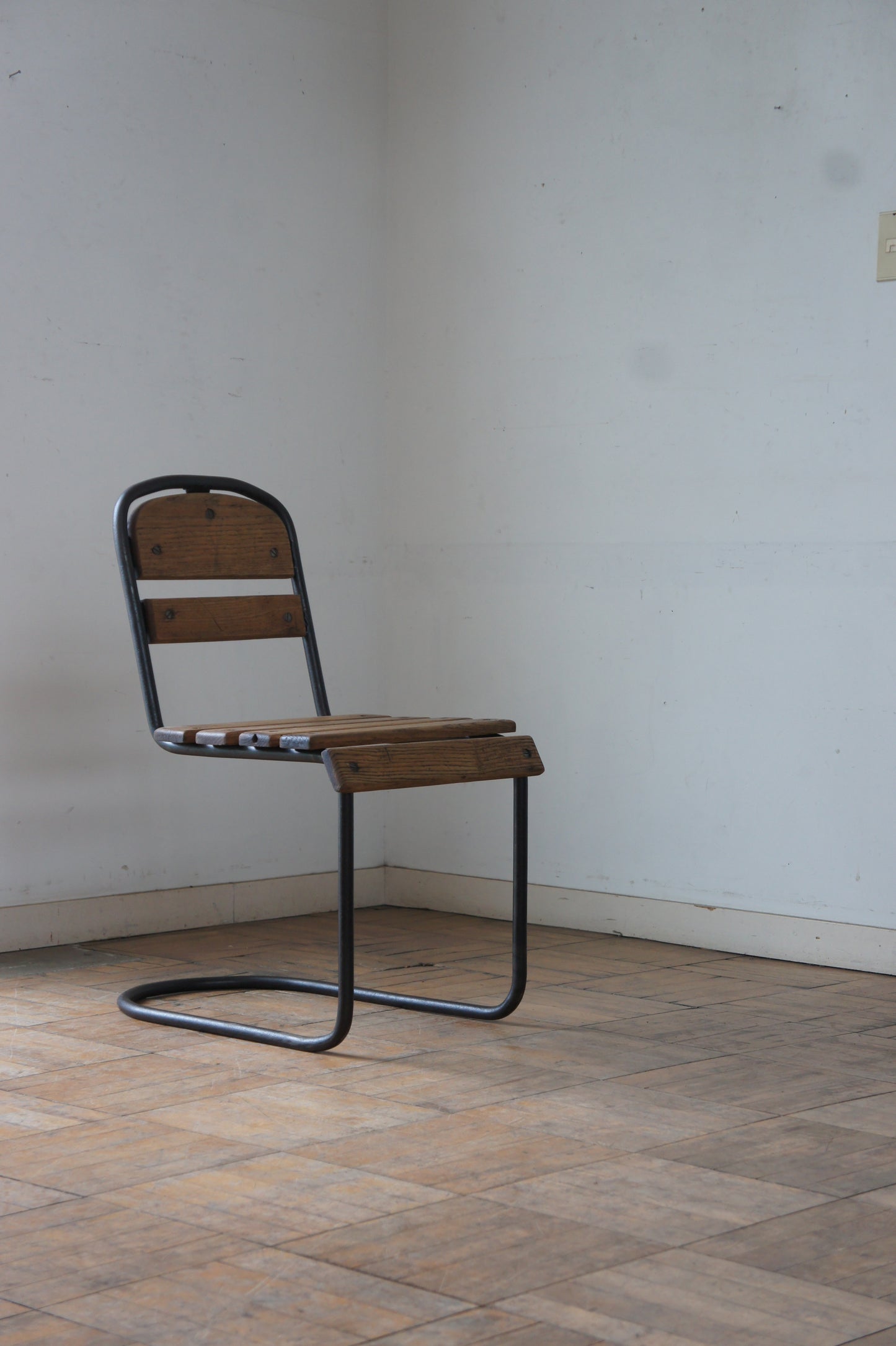 Cantilever Garden chair [B]