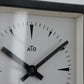 ATO Wall Clock / carré noir