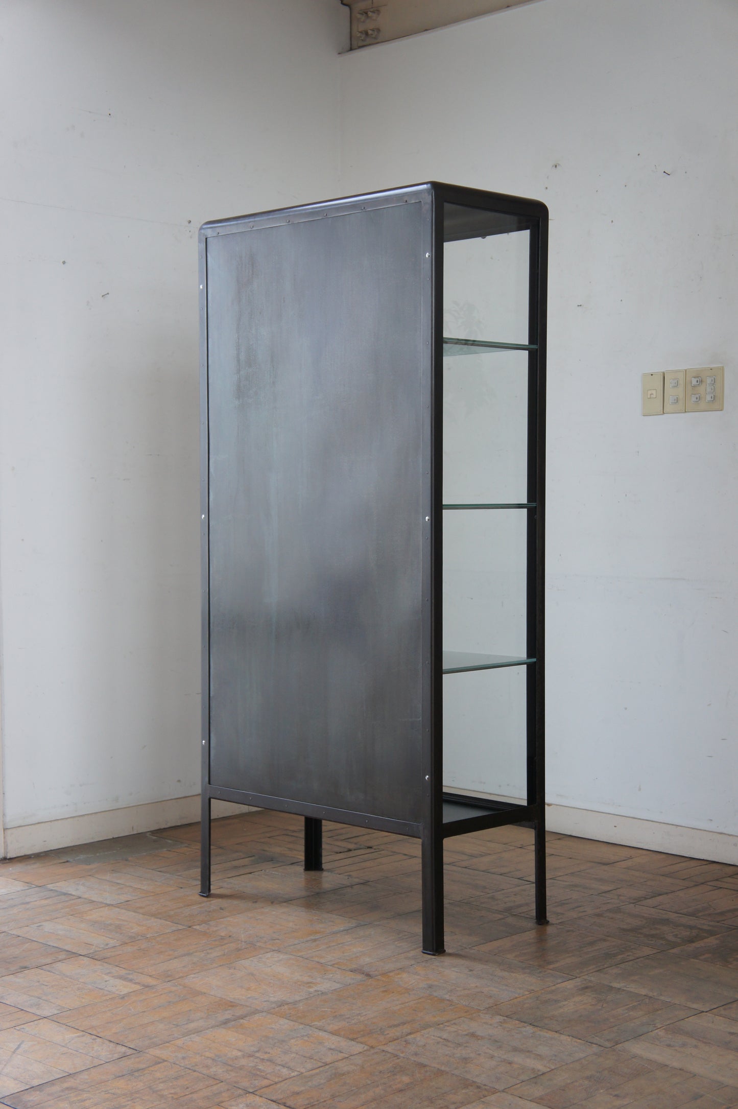 DUFFAUD Medical glass cabinet