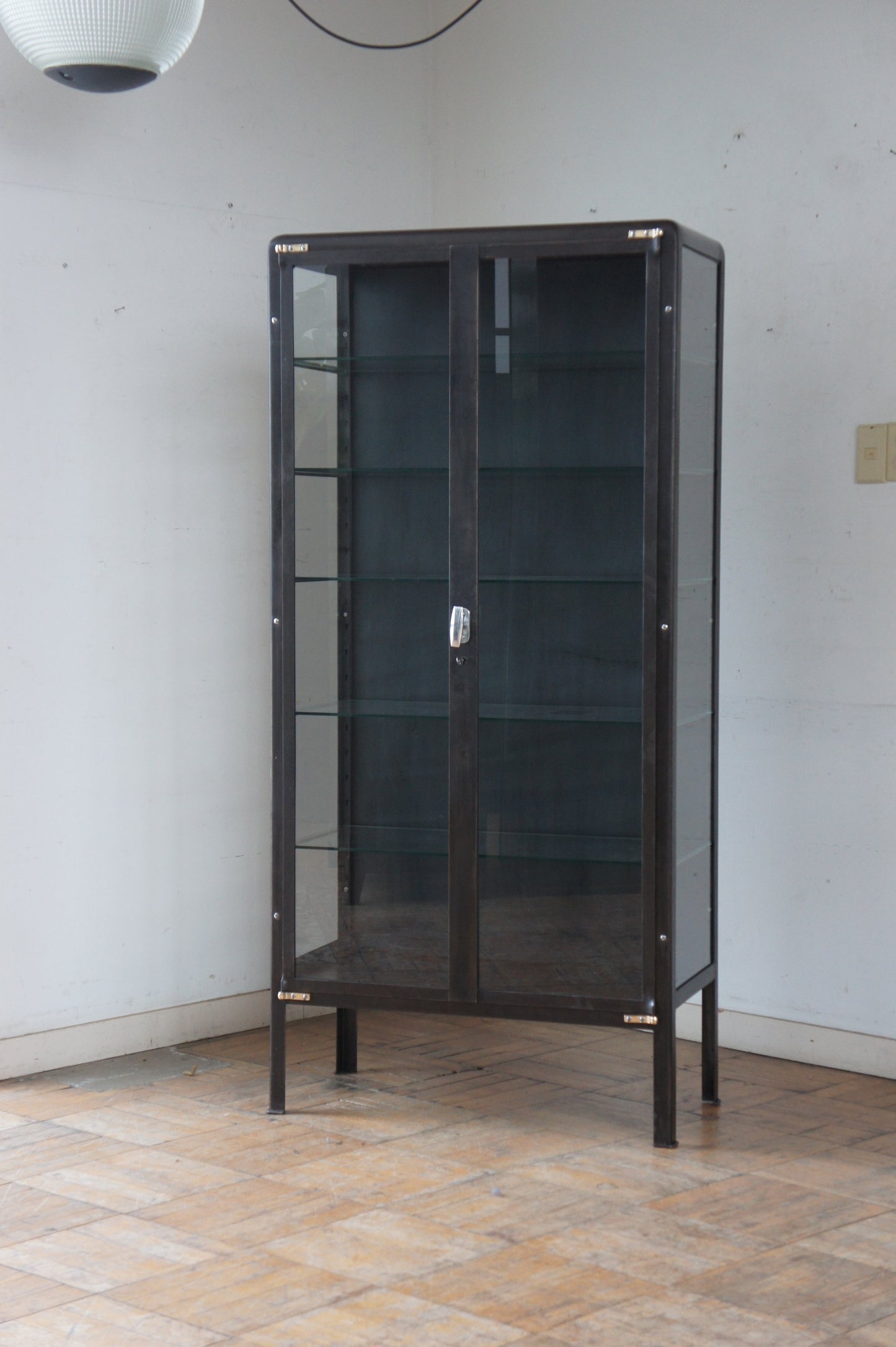 DUFFAUD Medical glass cabinet