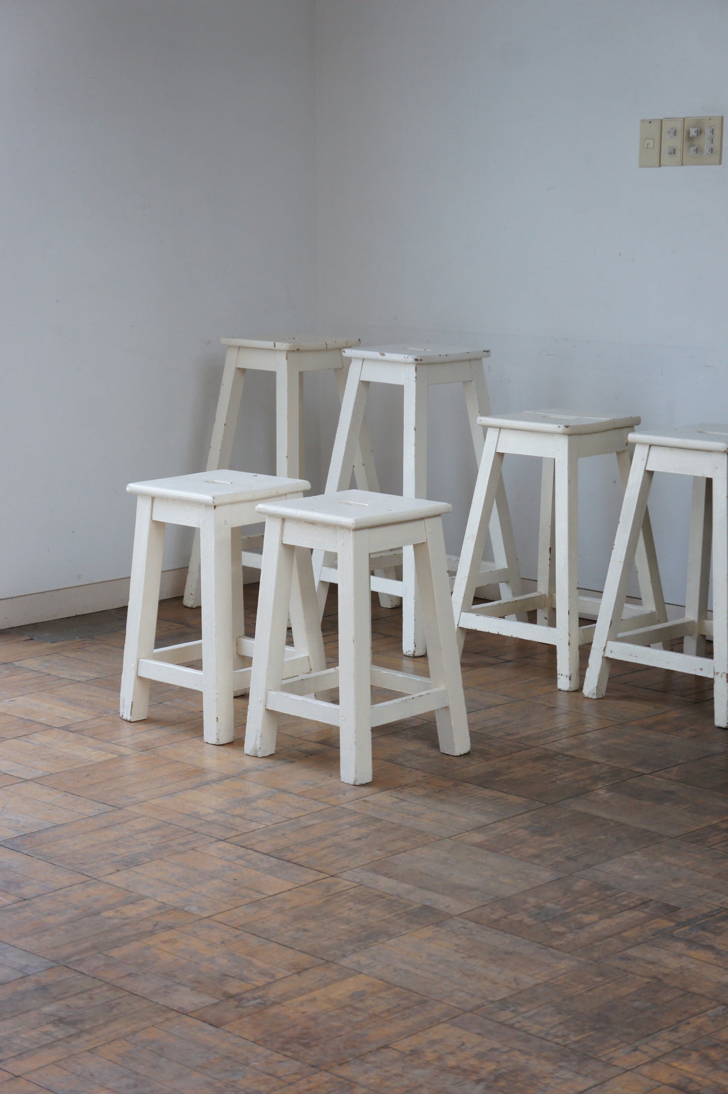 GOMENOL Wood stool H55